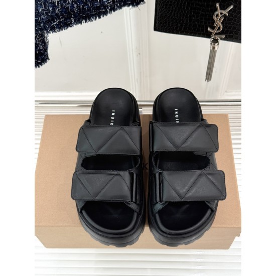 Inuikii Slippers Collection
Women 35-40
