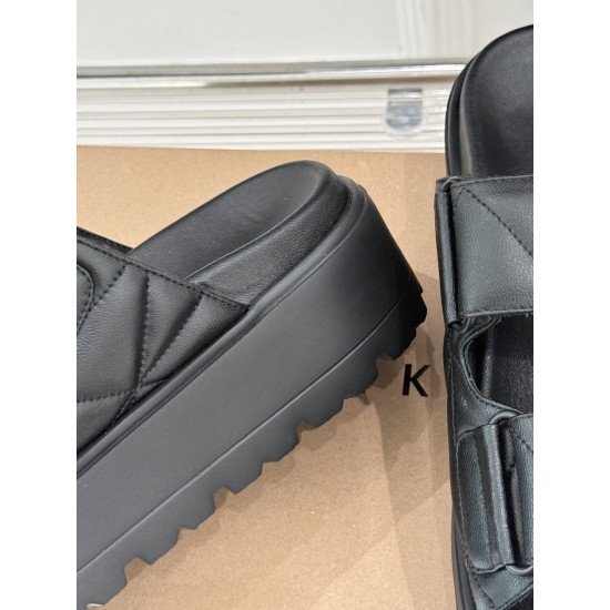Inuikii Slippers Collection
Women 35-40
