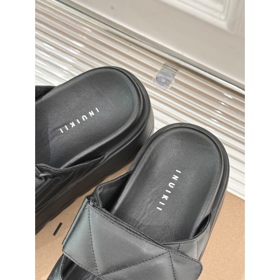 Inuikii Slippers Collection
Women 35-40
