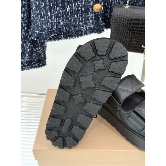 Inuikii Slippers Collection
Women 35-40
