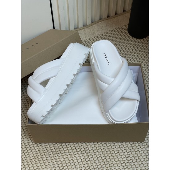 Inuikii Slippers Collection
Women 35-40
