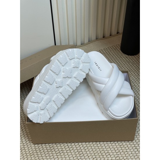 Inuikii Slippers Collection
Women 35-40
