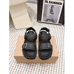 Inuikii Slippers Collection
Women 35-40

