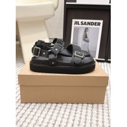 Inuikii Slippers Collection
Women 35-40
