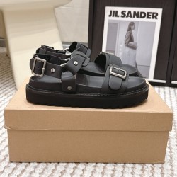 Inuikii Slippers Collection
Women 35-40

