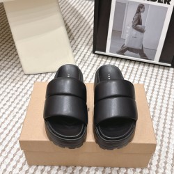 Inuikii Slippers Collection
Women 35-40
