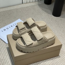 Inuikii Slippers Collection
Women 35-40
