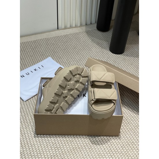 Inuikii Slippers Collection
Women 35-40
