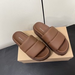 Inuikii Slippers Collection
Women 35-40
