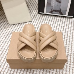 Inuikii Slippers Collection
Women 35-40
