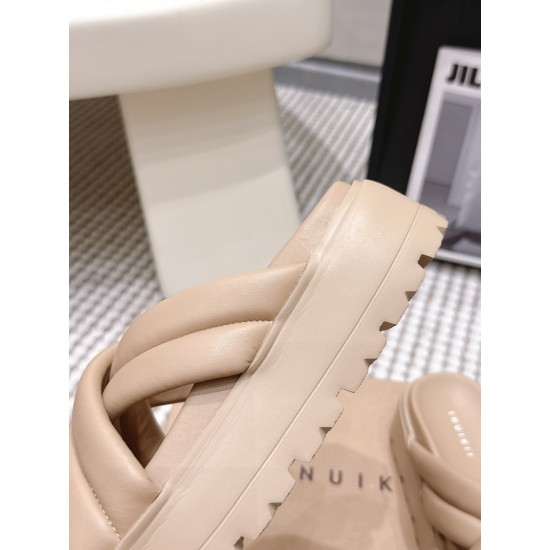Inuikii Slippers Collection
Women 35-40
