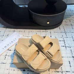 Inuikii Slippers Collection
Women 35-40
