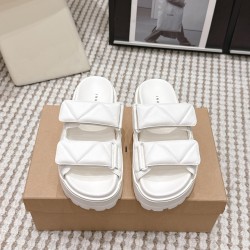 Inuikii Slippers Collection
Women 35-40
