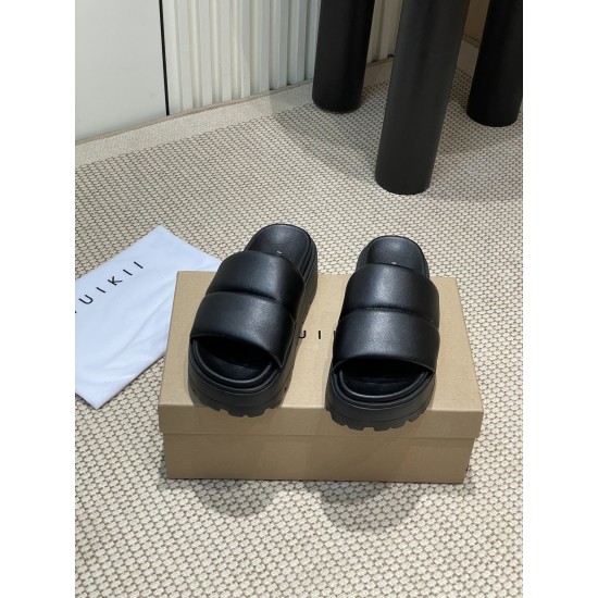 Inuikii Slippers Collection
Women 35-40
