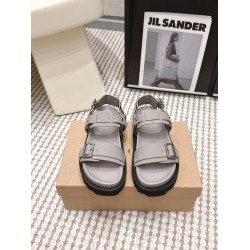 Inuikii Slippers Collection
Women 35-40
