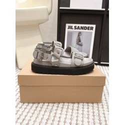 Inuikii Slippers Collection
Women 35-40
