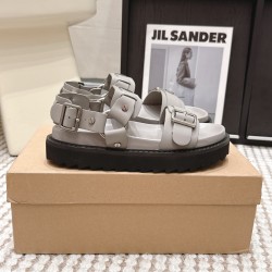 Inuikii Slippers Collection
Women 35-40
