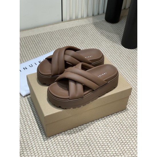 Inuikii Slippers Collection
Women 35-40
