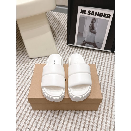 Inuikii Slippers Collection
Women 35-40
