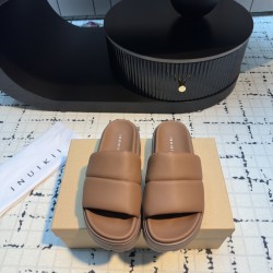 Inuikii Slippers Collection
Women 35-40
