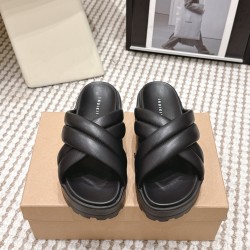 Inuikii Slippers Collection
Women 35-40
