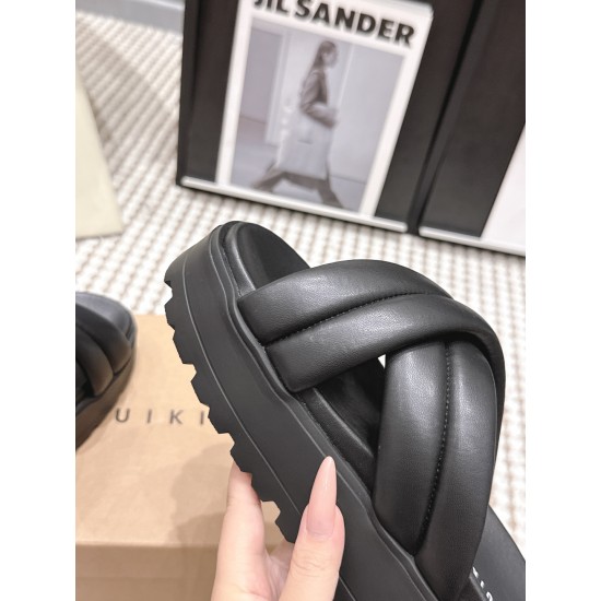 Inuikii Slippers Collection
Women 35-40
