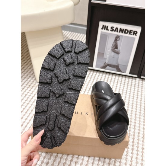 Inuikii Slippers Collection
Women 35-40
