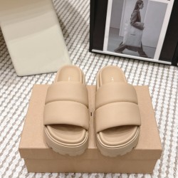 Inuikii Slippers Collection
Women 35-40

