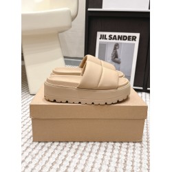 Inuikii Slippers Collection
Women 35-40
