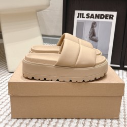 Inuikii Slippers Collection
Women 35-40
