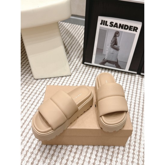 Inuikii Slippers Collection
Women 35-40

