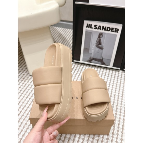Inuikii Slippers Collection
Women 35-40
