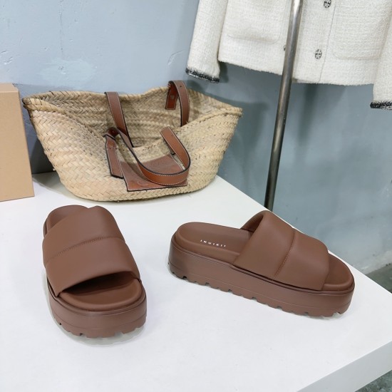 Inuikii Slippers Collection
Women 35-40
