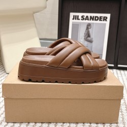 Inuikii Slippers Collection
Women 35-40
