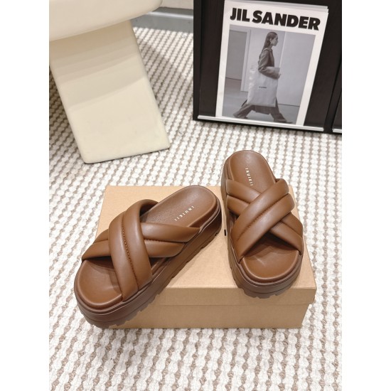 Inuikii Slippers Collection
Women 35-40
