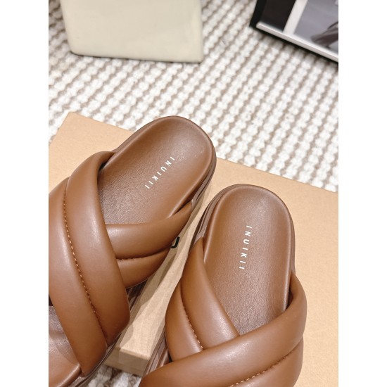 Inuikii Slippers Collection
Women 35-40
