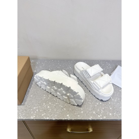 Inuikii Slippers Collection
Women 35-40
