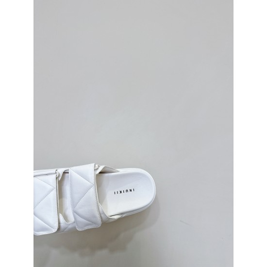 Inuikii Slippers Collection
Women 35-40
