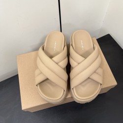 Inuikii Slippers Collection
Women 35-40
