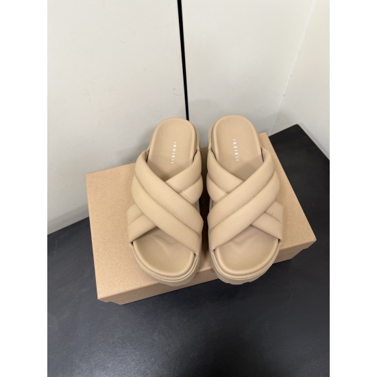 Inuikii Slippers Collection
Women 35-40

