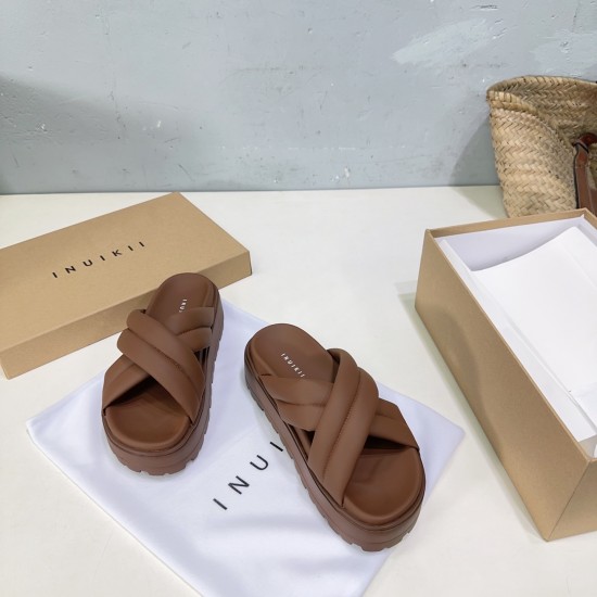 Inuikii Slippers Collection
Women 35-40
