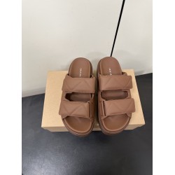 Inuikii Slippers Collection
Women 35-40
