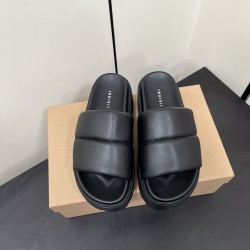 Inuikii Slippers Collection
Women 35-40
