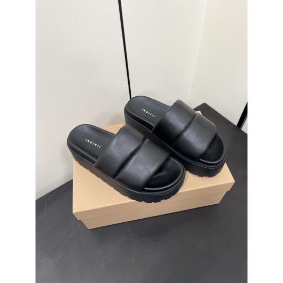 Inuikii Slippers Collection
Women 35-40
