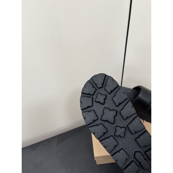 Inuikii Slippers Collection
Women 35-40
