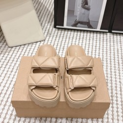 Inuikii Slippers Collection
Women 35-40
