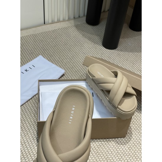 Inuikii Slippers Collection
Women 35-40
