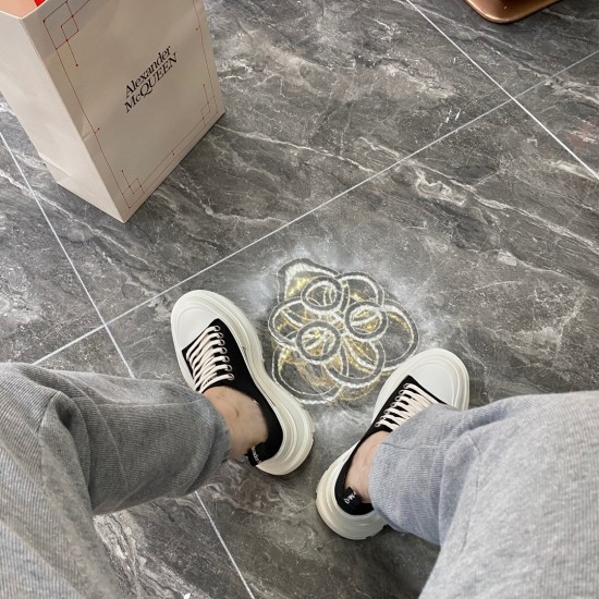 McQueen Casual Shoes Top Quality
Women 35-41
Men 39-45