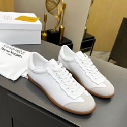 MiuMiu Shoes Top Quality
Women 35-41
Men 39-45