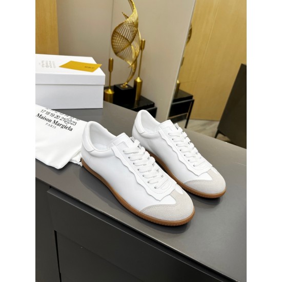 MiuMiu Shoes Top Quality
Women 35-41
Men 39-45